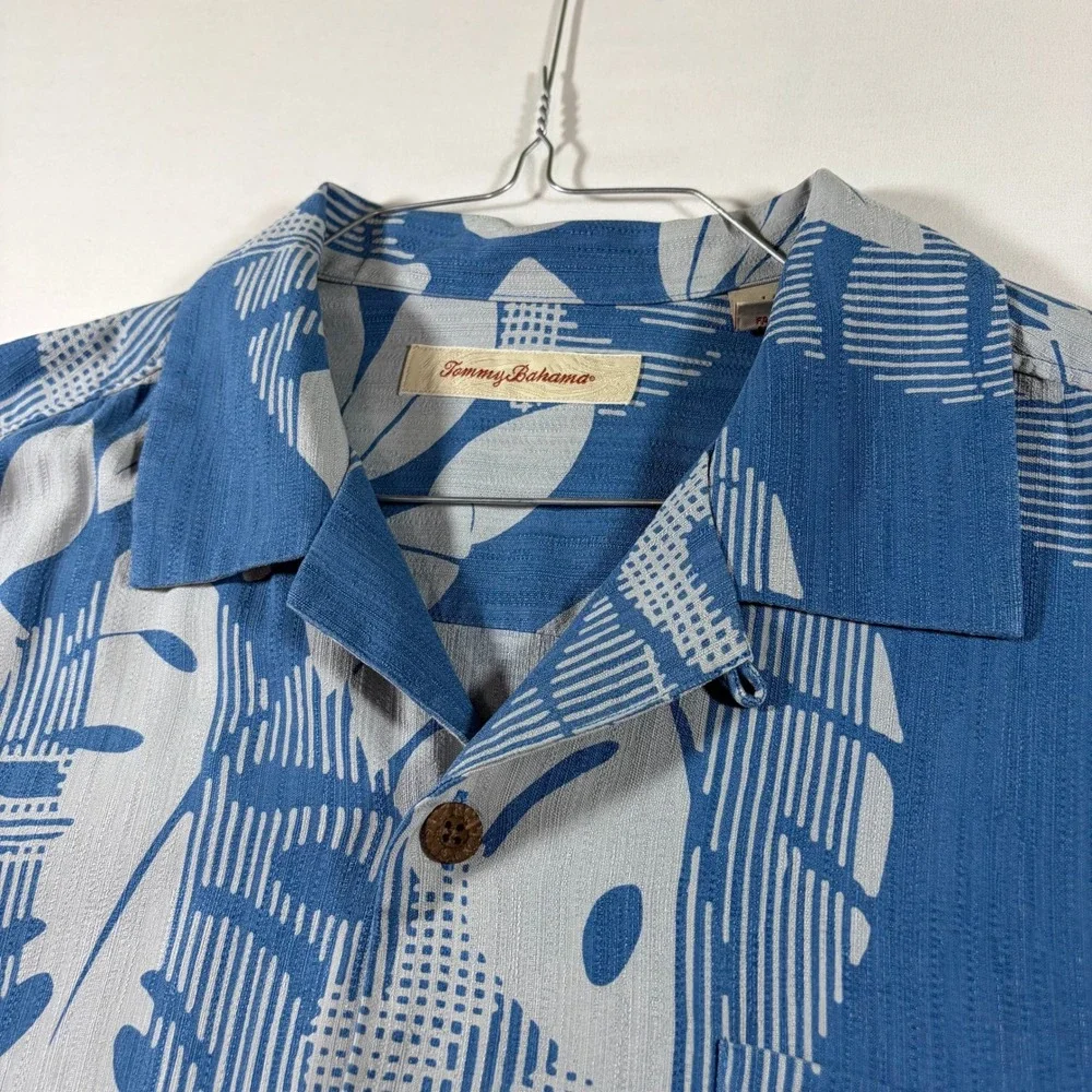 Tommy Bahama Mens Large Blue 100% Silk Tropical Monstera Leaf Camp Shirt L